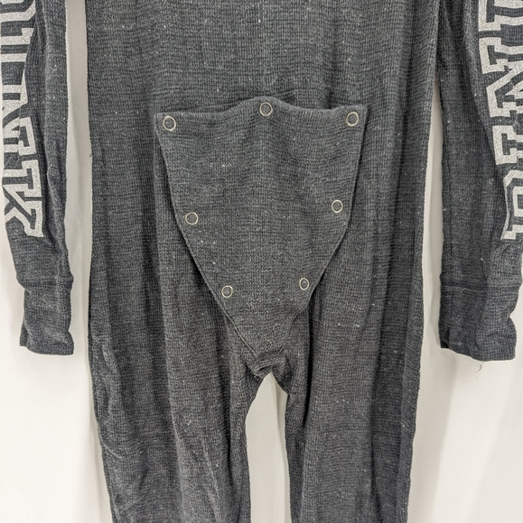 VS Pink One Piece Pajamas Bling Gray Thermal with Gold Sequins Size Medium - Picture 4 of 9